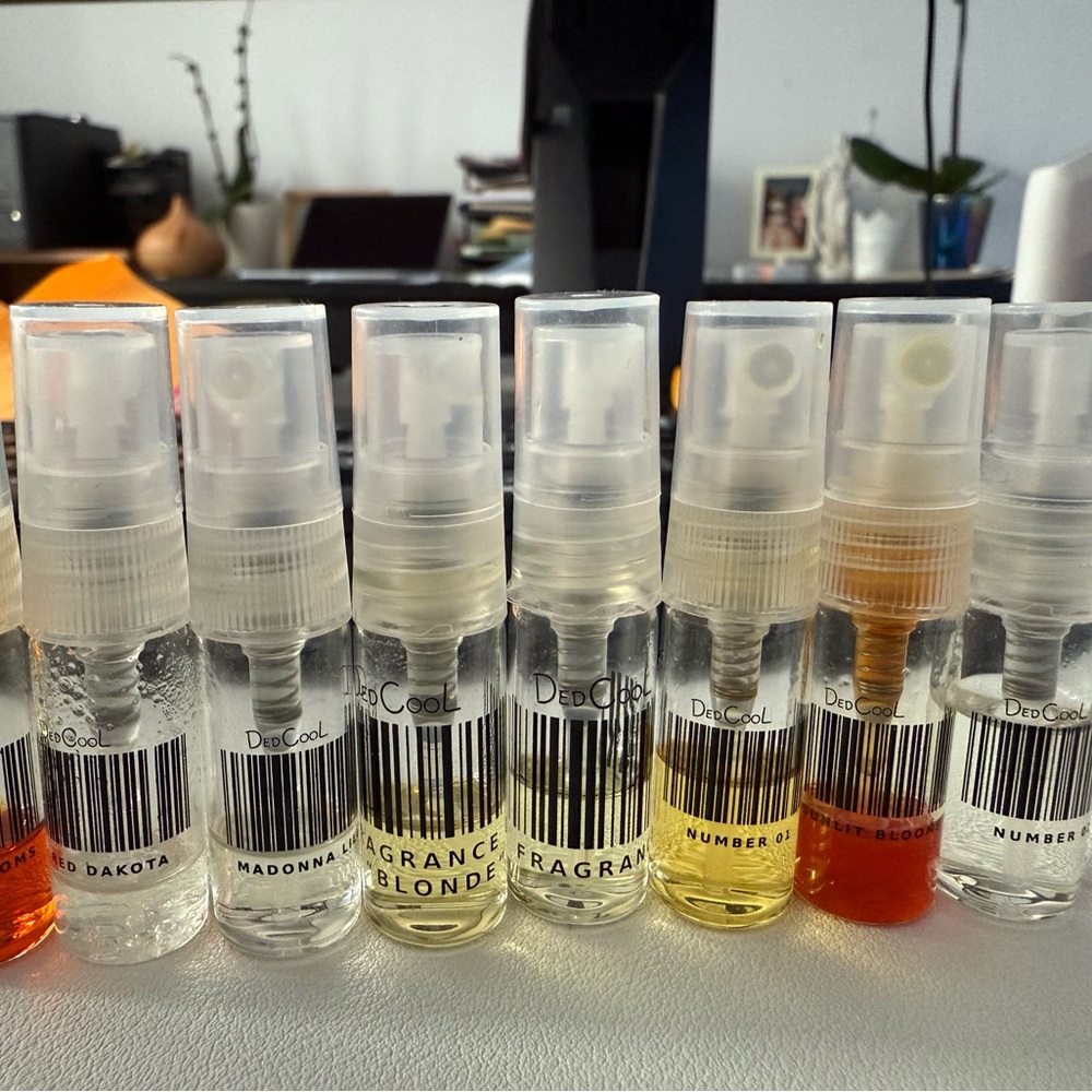 Assorted Perfume Sample Vials - Picture 4 of 16